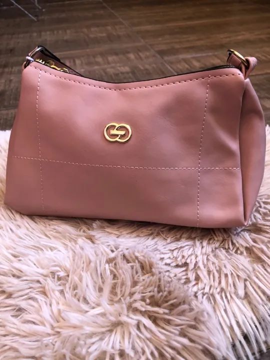 Bolsa de ombro preta com pedrarias - Foto 2