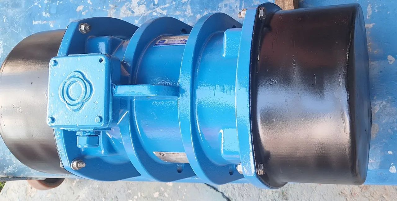 Motovibrador trifásico 5 cv rpm 1752. Baixa rotação - Foto 4