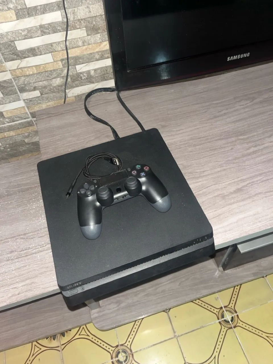 Ps4 Slim Semi novo