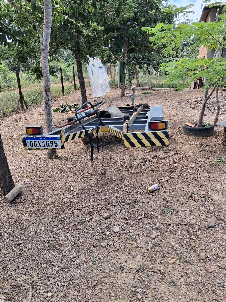 Careta canoa e motor