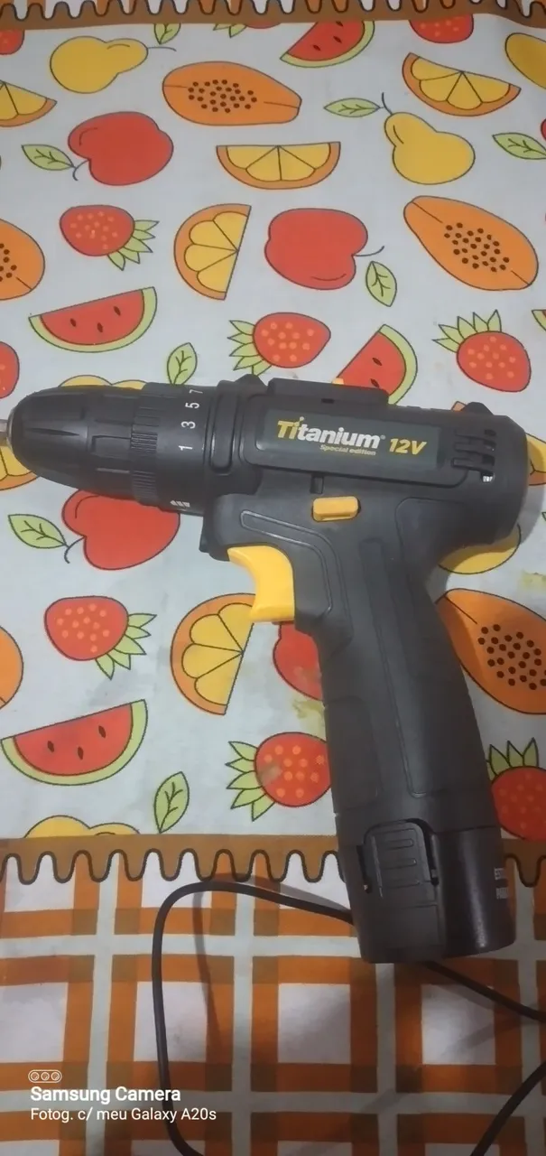 Parafusadeira/Furadeira Titanium 12V