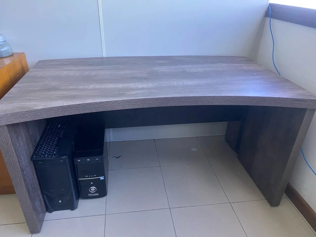 Escrivaninha Moderna em MDF