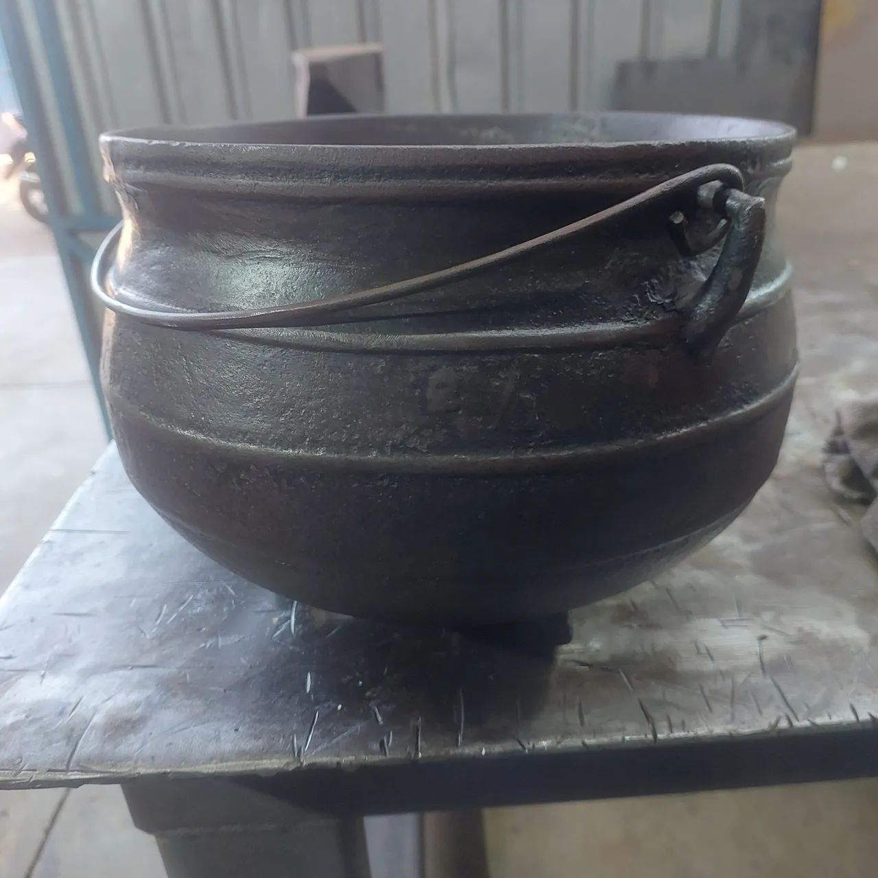 Caldeirão antigo 8 lts.