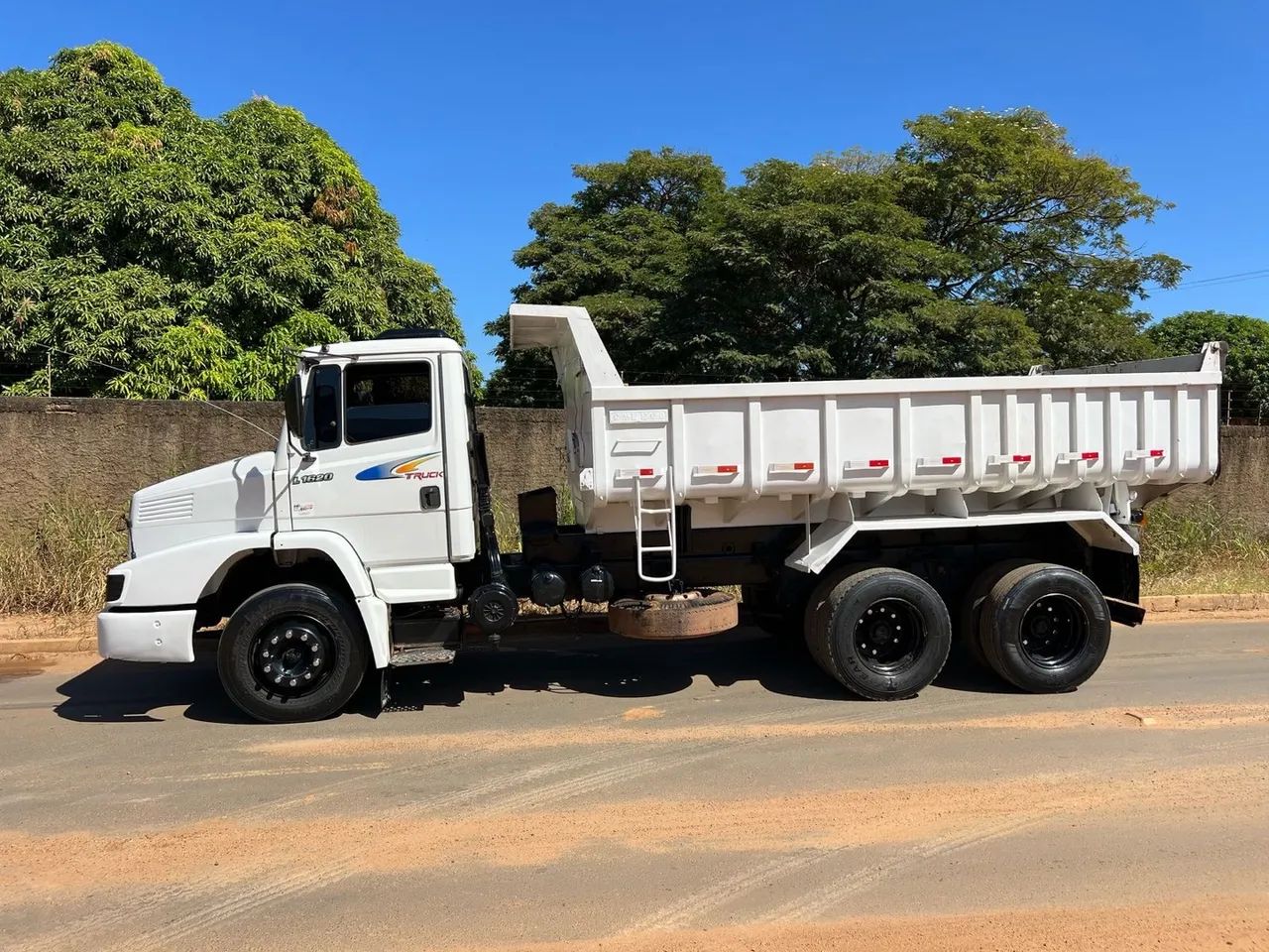 Mb 1620 extra caçamba truck com ar condicionado 