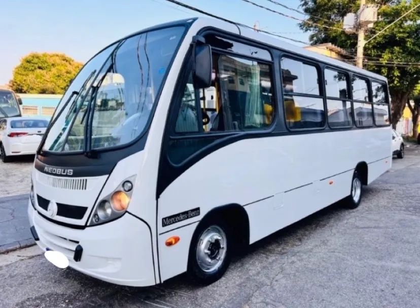Micro ônibus NeoBus Thunder 