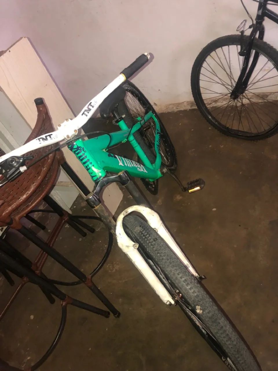 Bicicleta de mountain bike verde viking aro 29