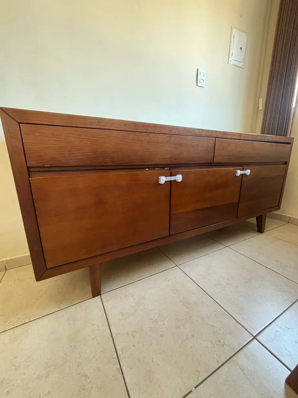 Vendo Buffet de madeira 64317063392131123