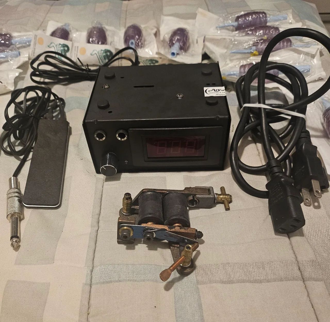 Kit de Tattoo - Fonte, Máquina e Acessórios