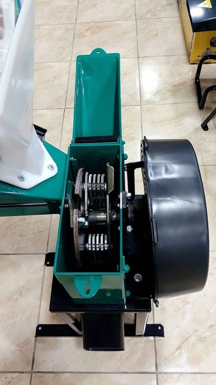 Forrageira Triturador Motor 2hp c/10 martelos móveis Garthen (Nova) - Foto 5