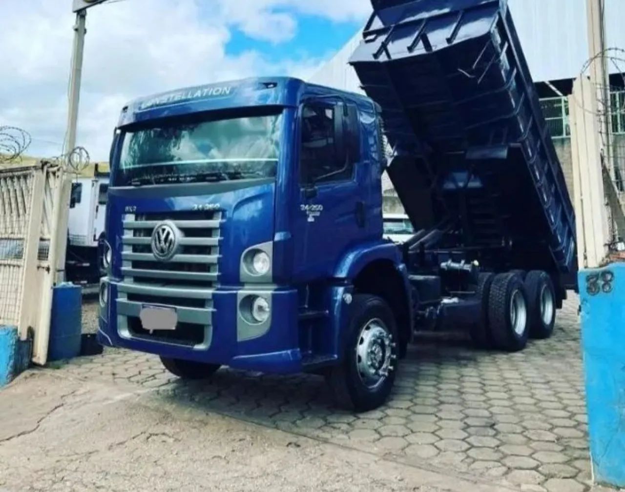 VW 24.250 Constellation Truck Caçamba (Ano 2012) - Foto 2