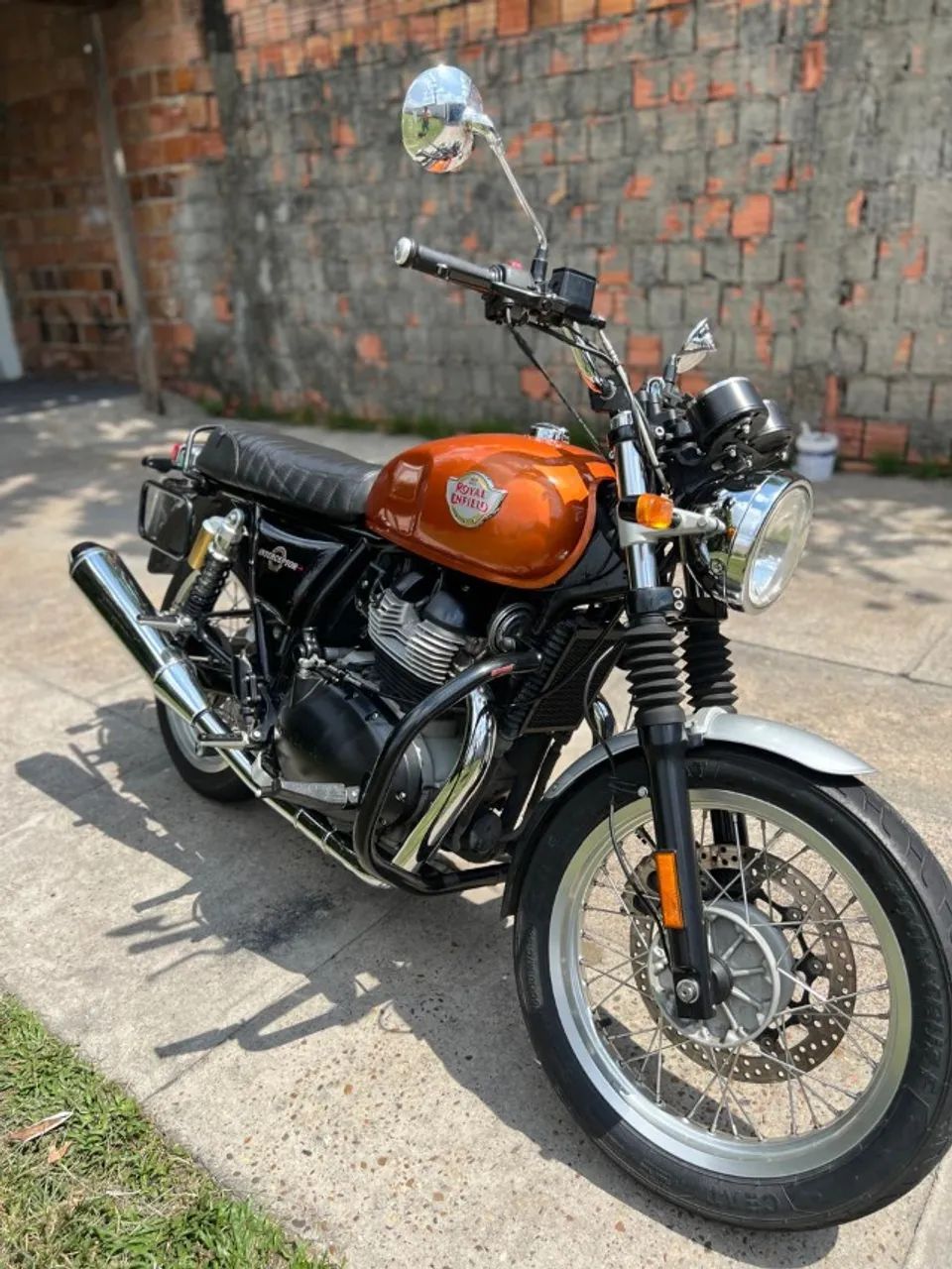 Interceptor 650 Royal Enfield  - Foto 2