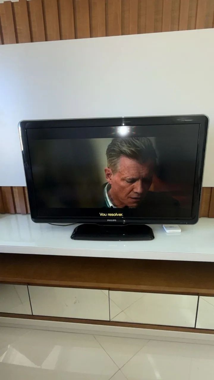 Tv Philips 47" com controle remoto - Foto 2