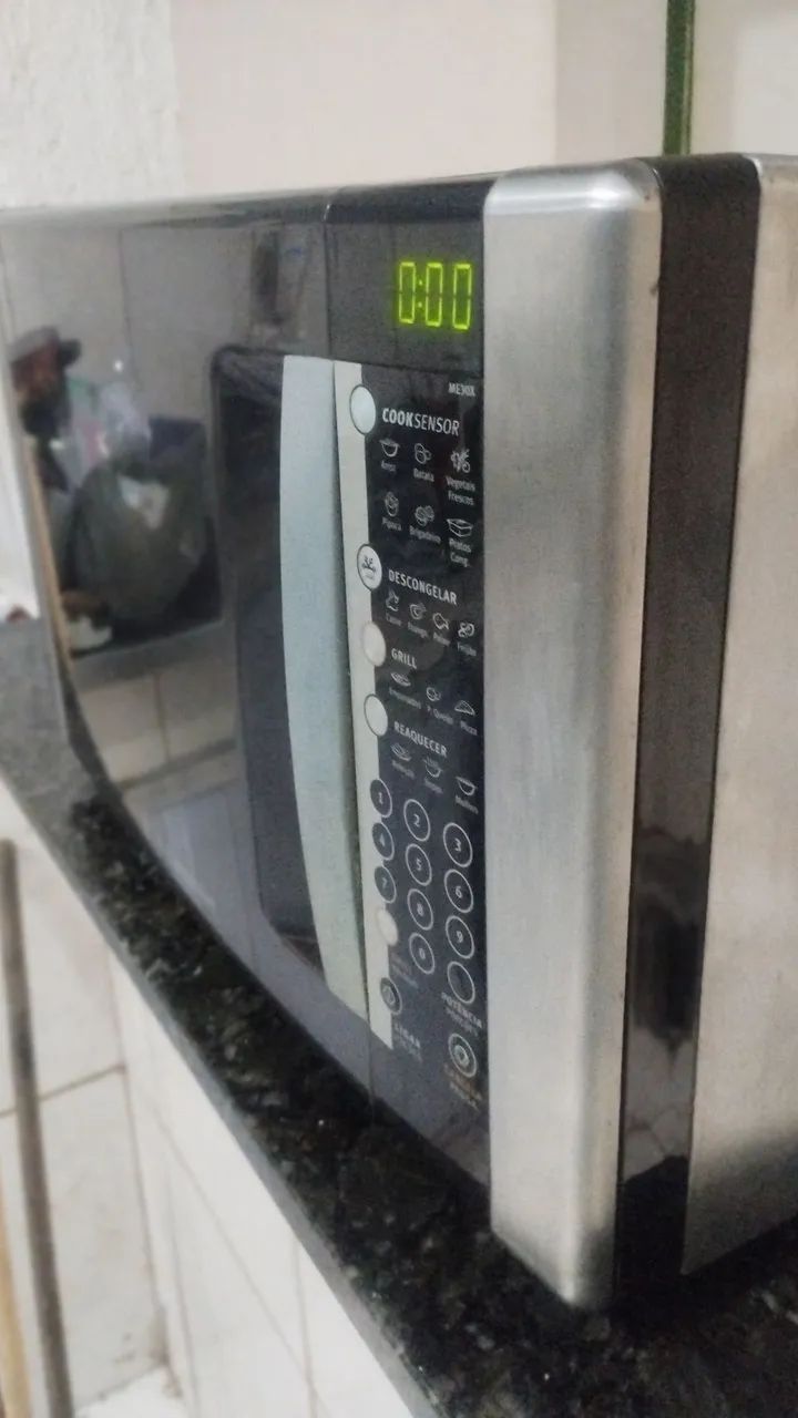 Microondas Electrolux CookSensor 31 Litros - Foto 2