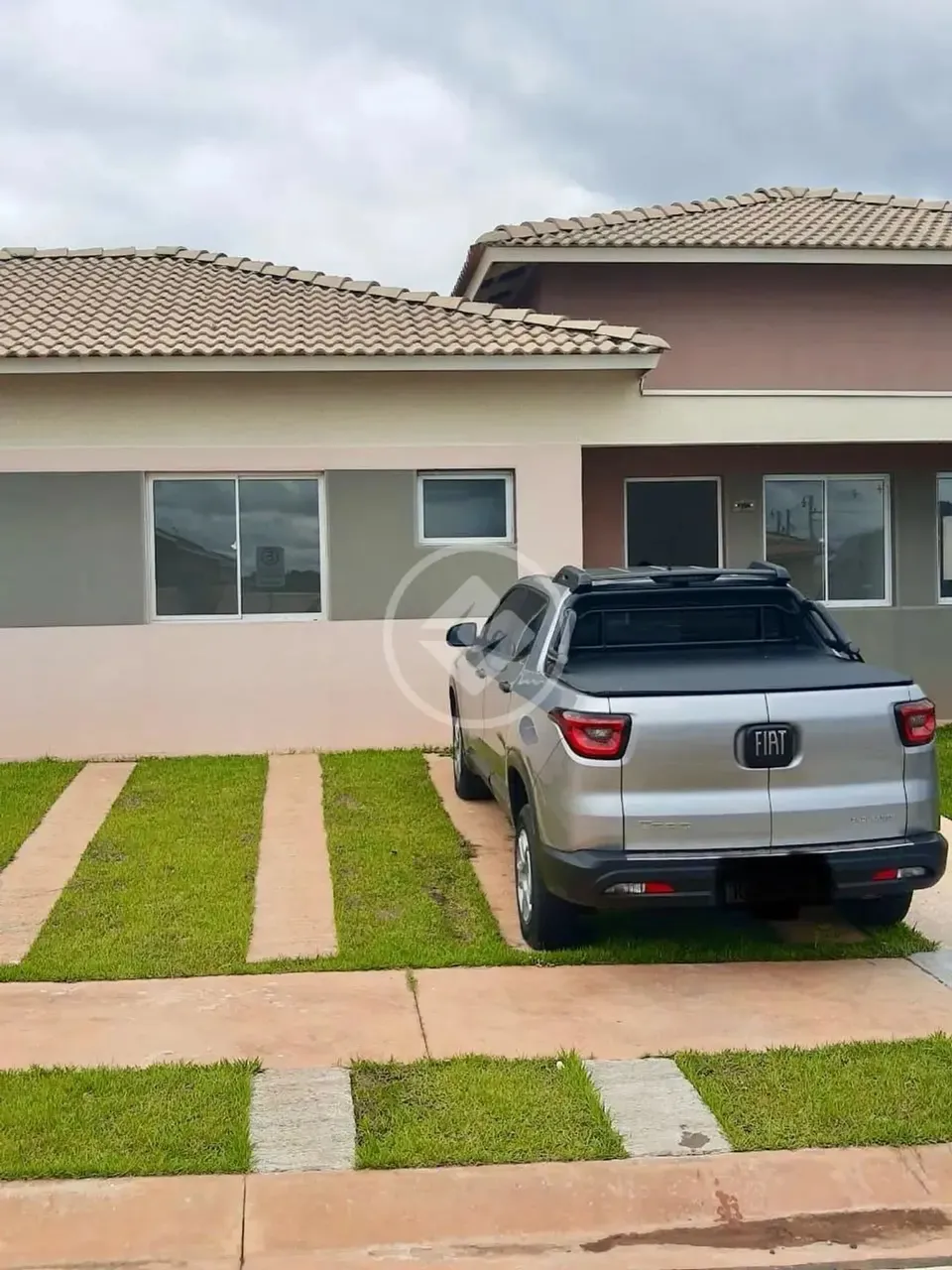 # Aluga-se casa térrea no condomínio fechado Origem VG , com 02 quartos sendo 01 suíte e á