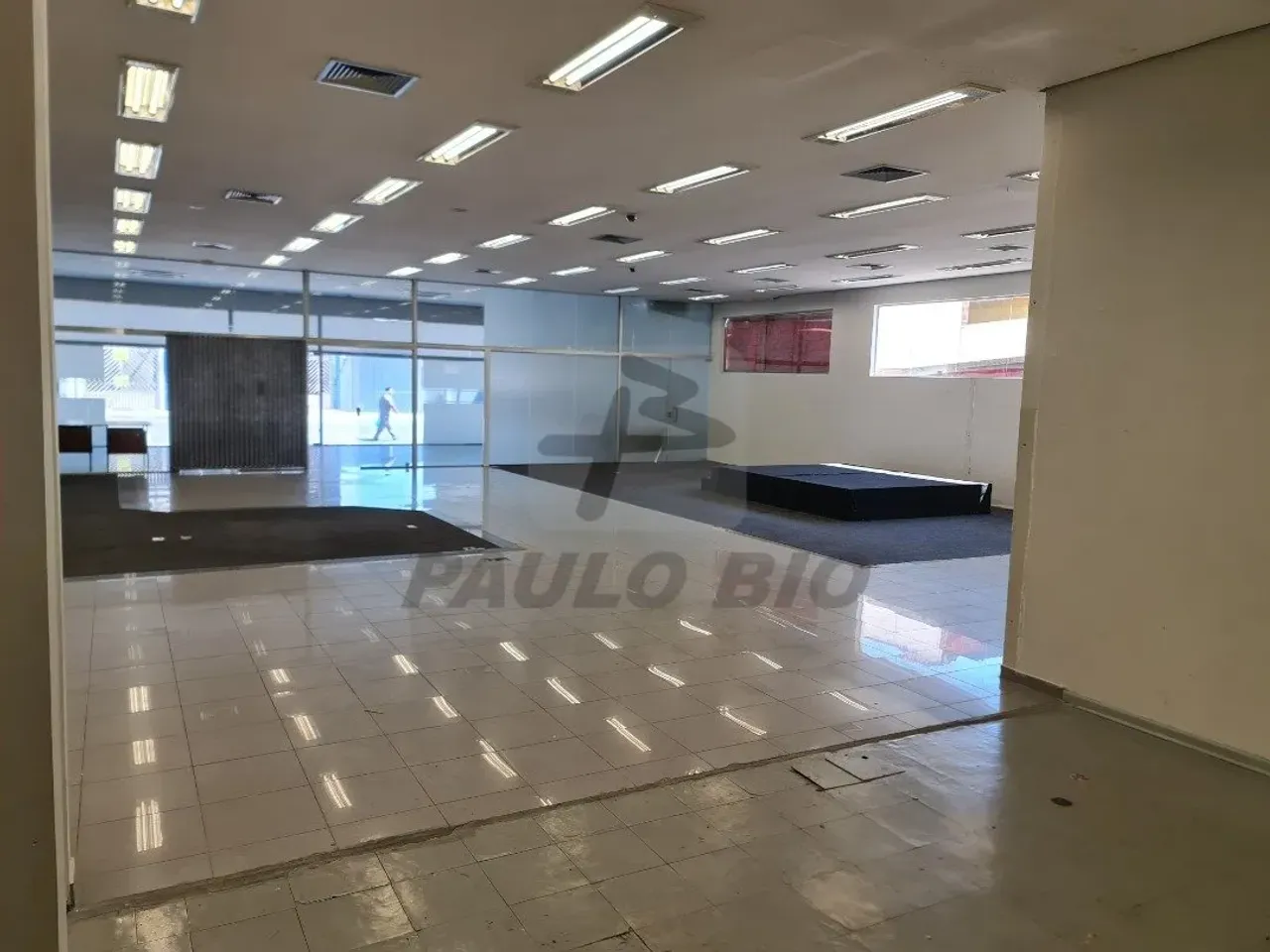 Prédio Comercial para Locação no melhor ponto da Av. Getúlio Vargas - Bairro Baeta Neves