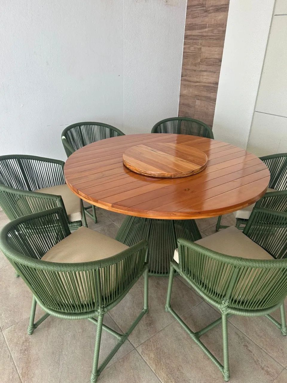 Móveis para áreas internas e externas 