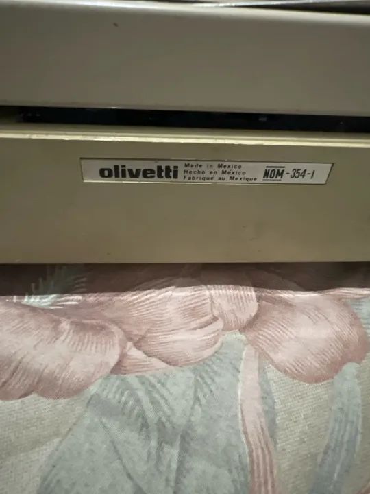 Máquina de escrever antiga  - Foto 2