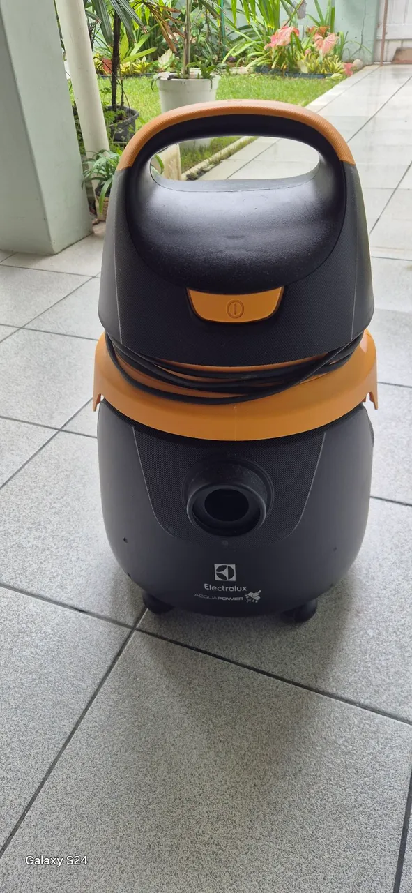 Aspirador de Pó Electrolux AquaPower 2 em 1