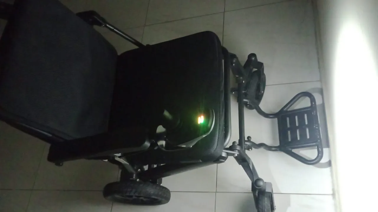 Cadeira de Rodas Elétrica