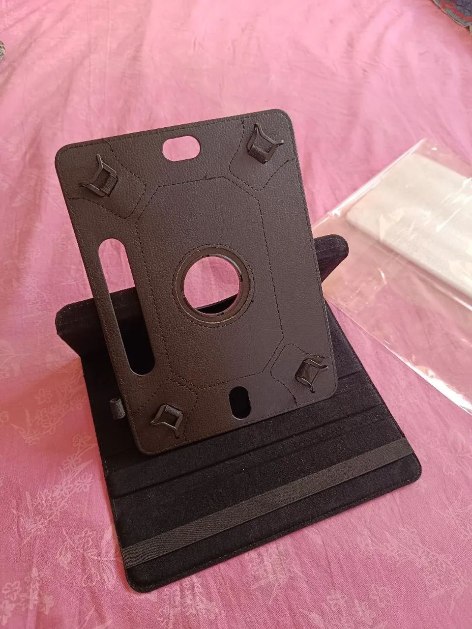 Capa para Tablet com suporte giratório  - Foto 4