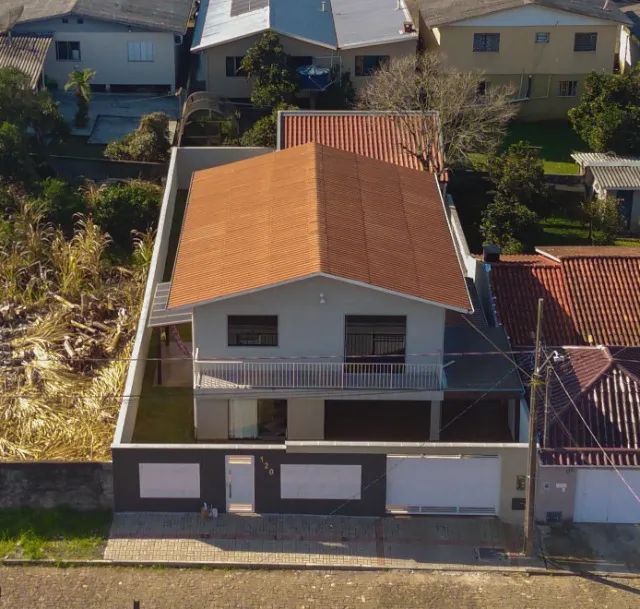 Casa ampla em Videira, 1 suíte + 2 quartos, com móveis planejados