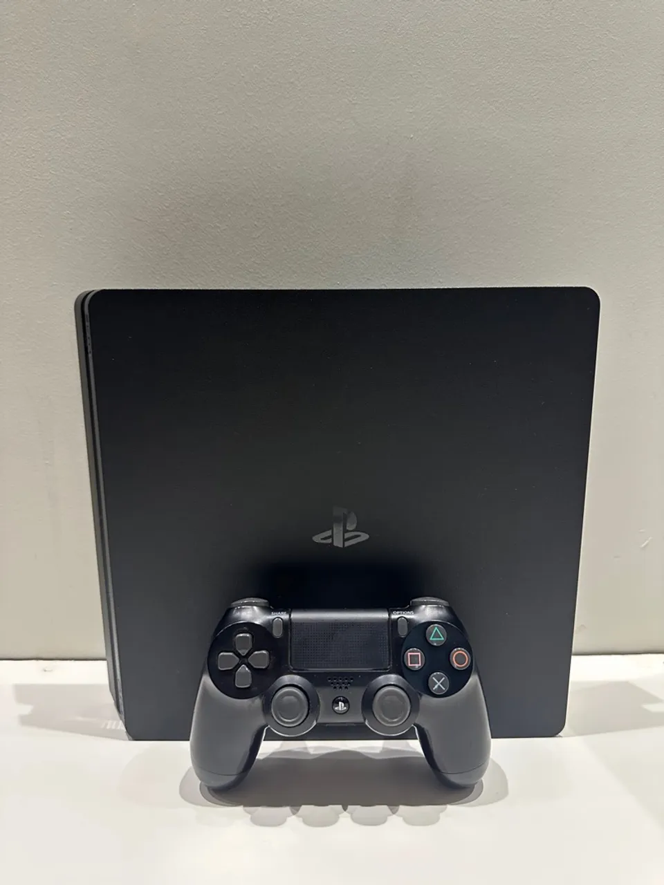 Ps4 Slim + 2 Jogos