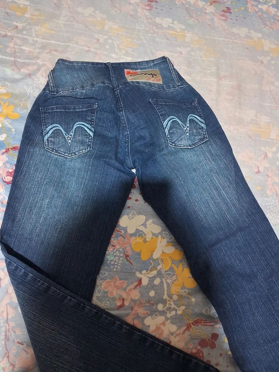 Calça Jeans Feminina com Detalhes - Foto 2