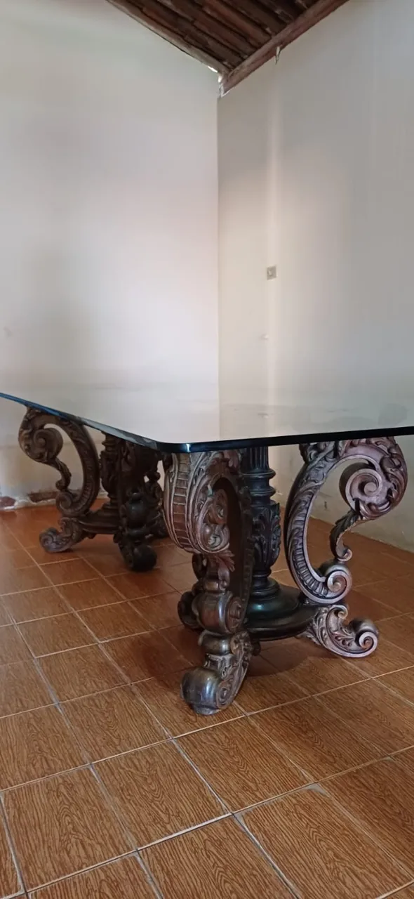 Mesa de jantar com tampo de vidro