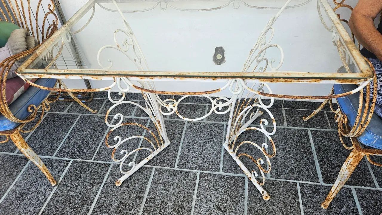 Conjunto de Mesa e Cadeiras Vintage em Ferro - Foto 4