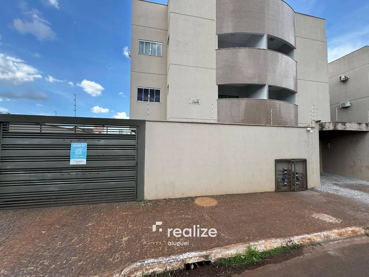 Apartamento disponível para locação, em frente ao Rotary Club, fica a 5 minutos do Buriti