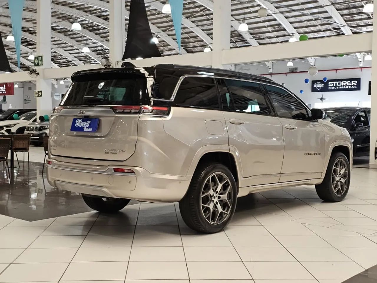 JEEP COMMANDER Overland TD380 2.0 4x4 Die. Aut. - Foto 4