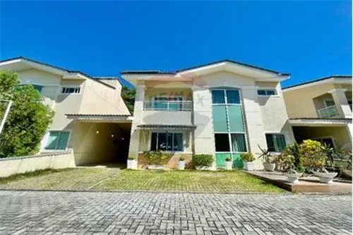 OLIVER BOULEVARD - Condomínio fechado de casas duplex