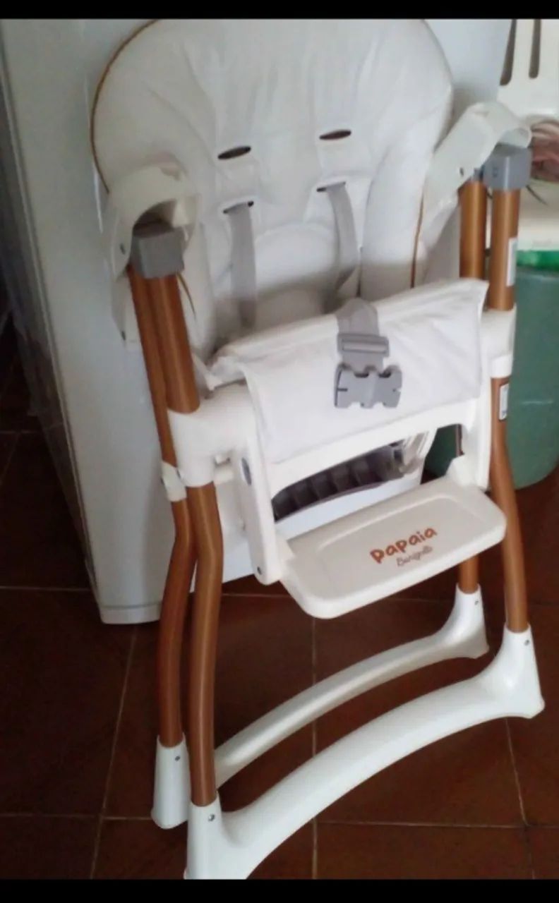 Cadeira de alimentação Burigotto com pedal - Foto 2