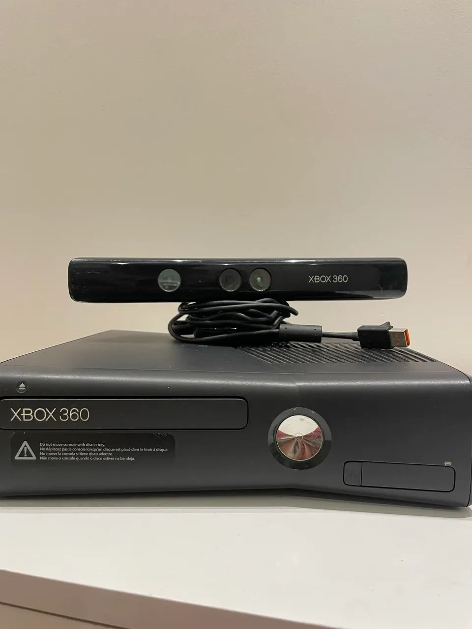 XBOX 360 com Kinet + jogo 
