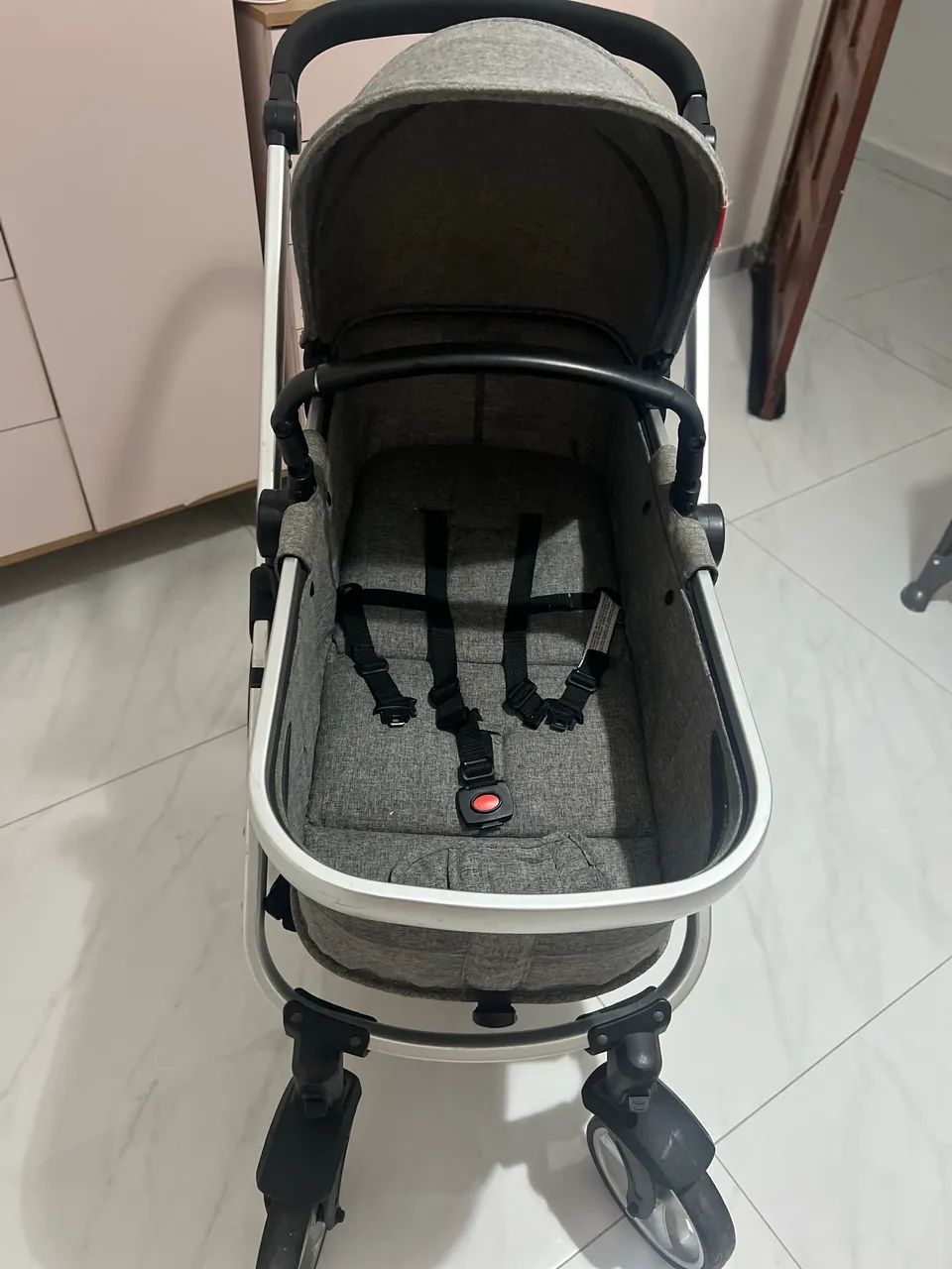 Vendo carrinho de bebê (unisexx)  - Foto 4