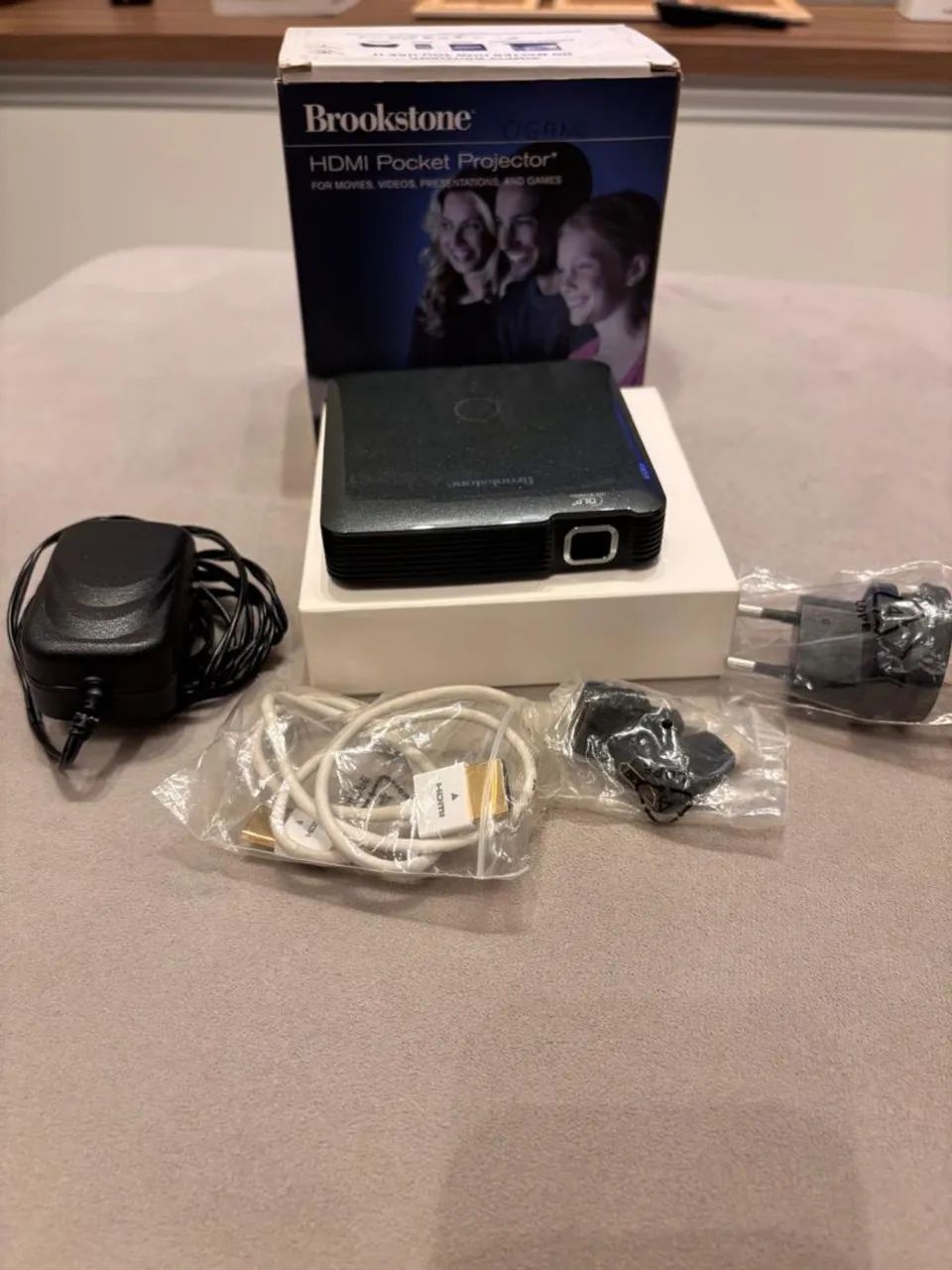 Projetor Brookstone Pocket HDMI