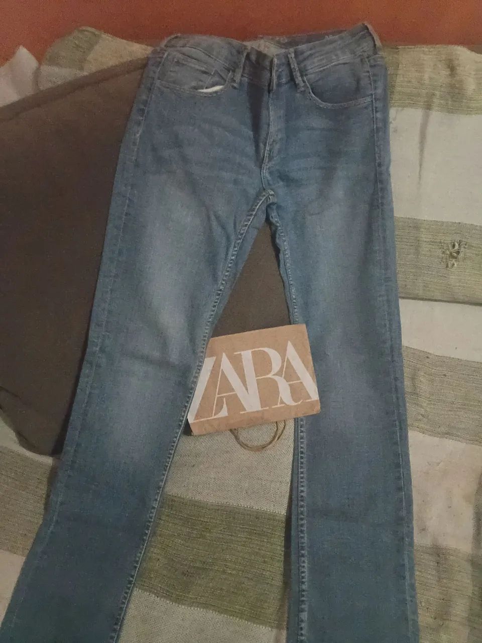 Calça jeans ZARA".