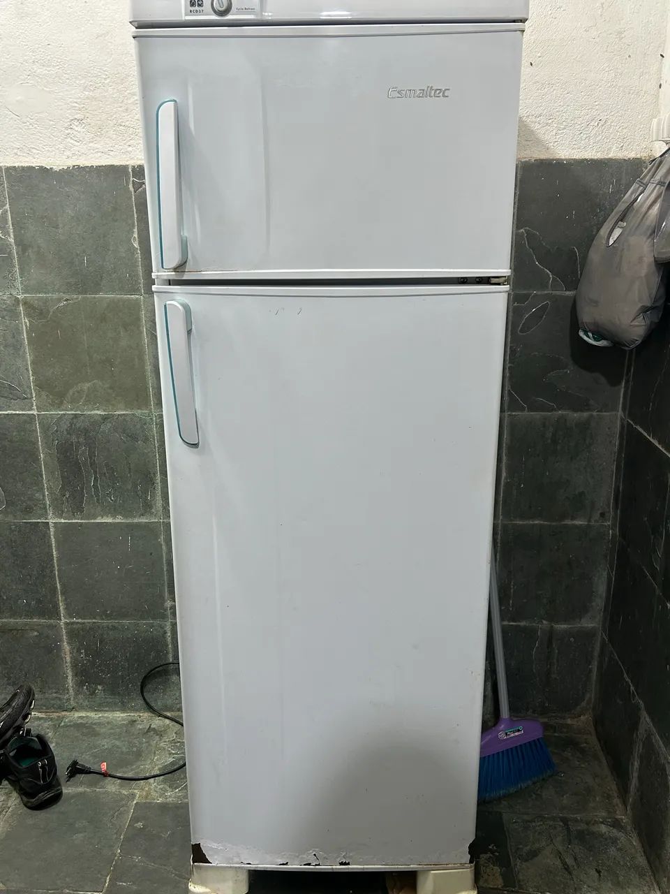Geladeira esmaltec 