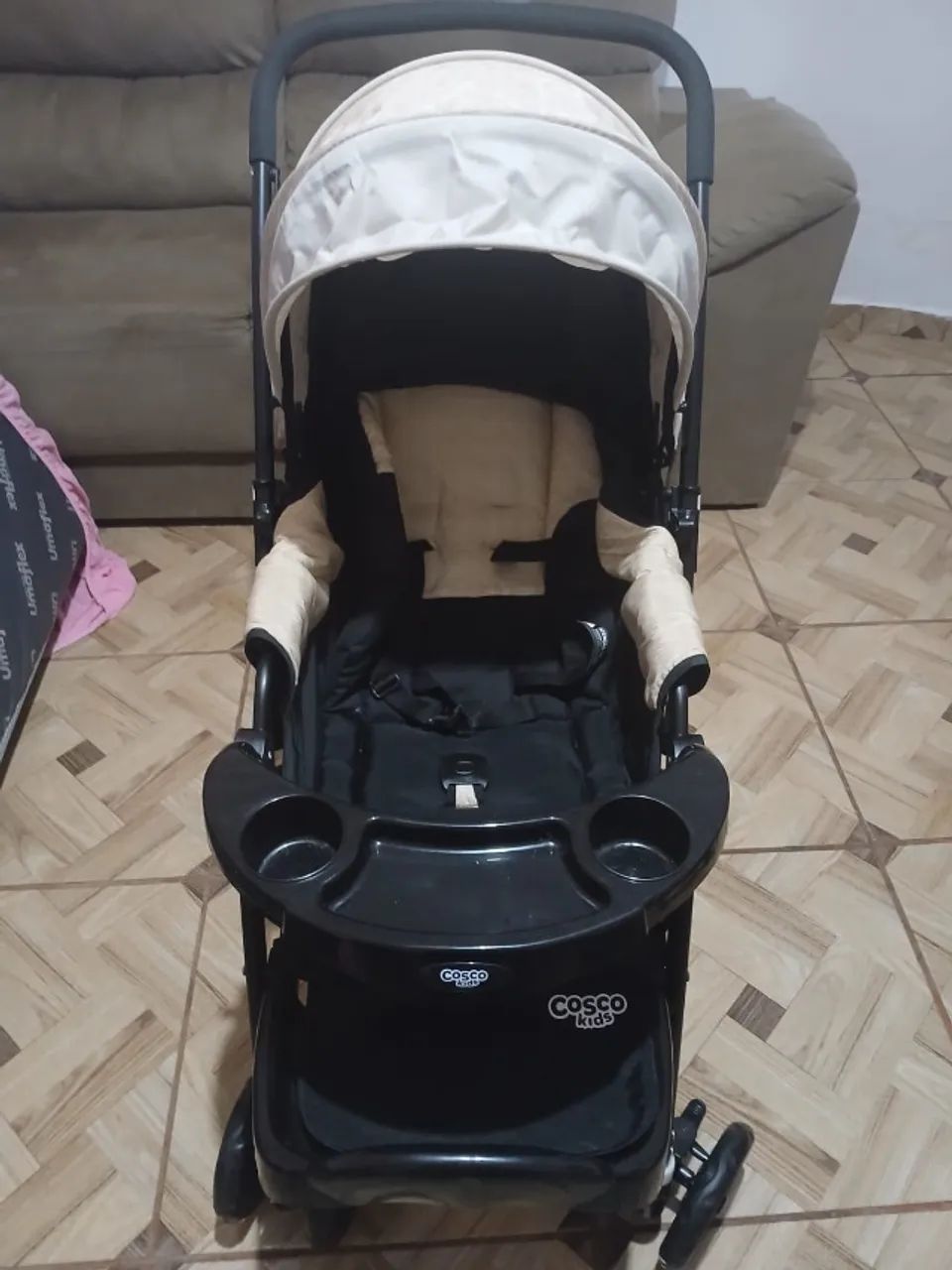 Carrinho de bebê com bebê  conforto  - Foto 3
