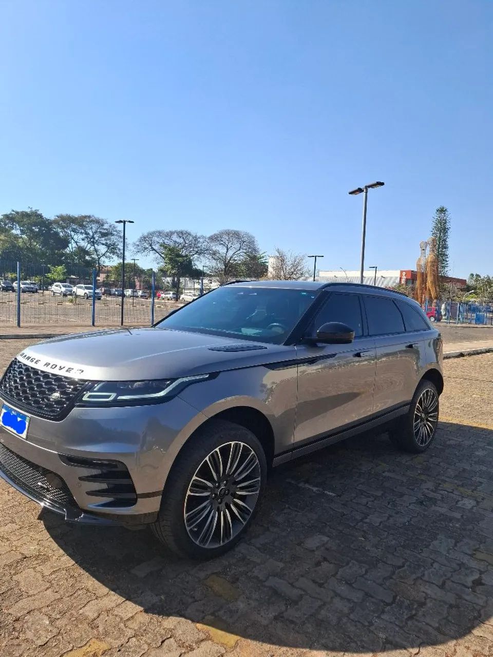 Land Rover Range Rover Range R. Vel. R-DYN HSE 3.0 PH6 4X4 AUT 2023