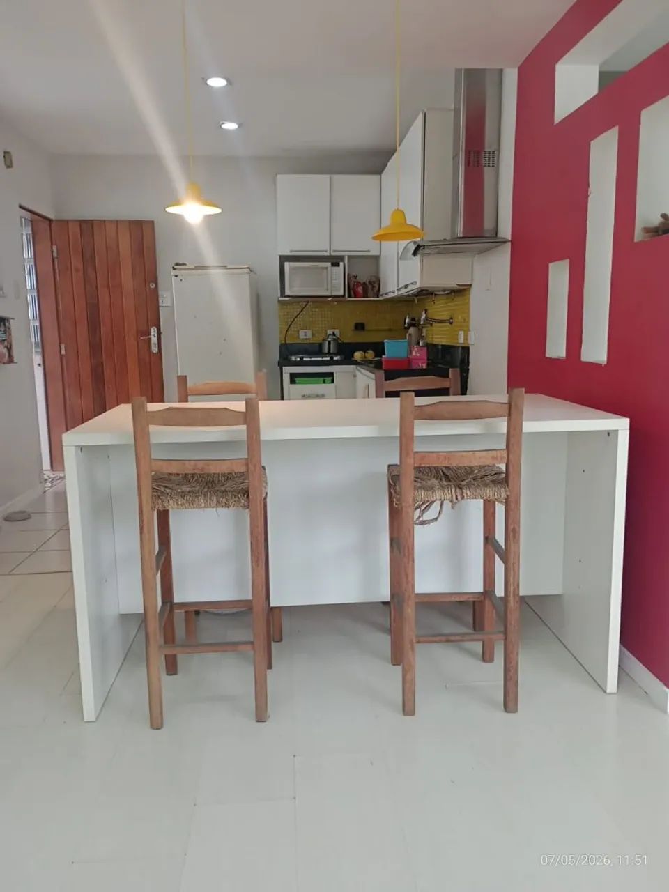 MESA DE JANTAR EM MDF. 4 LUGARES.