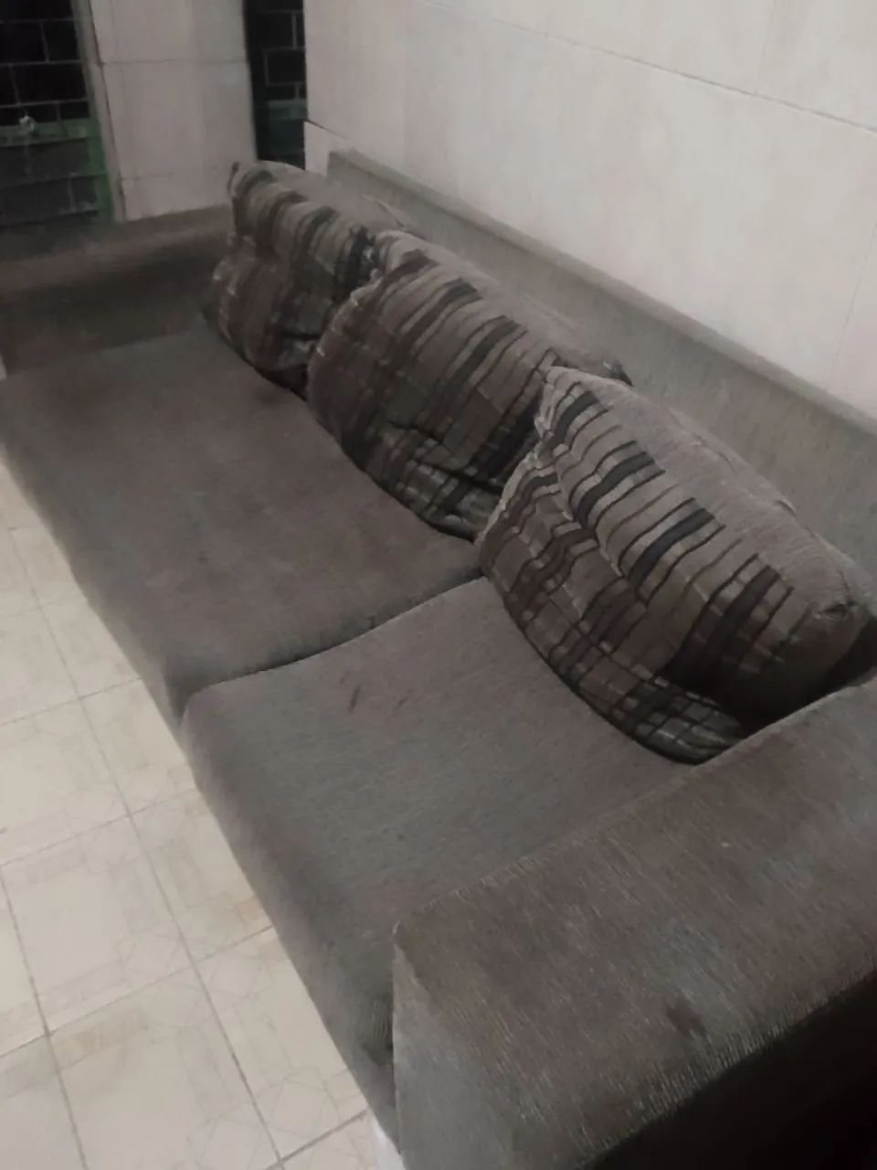 Sofá em boas condições + Puff