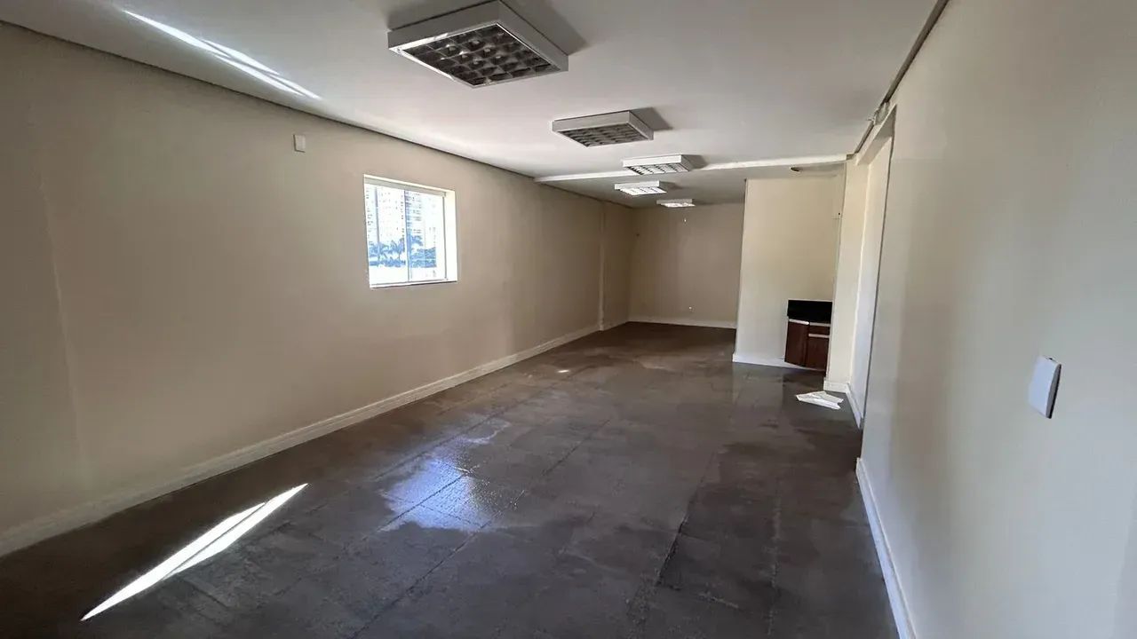 PRÉDIO - Com 389,00m2 de construção e 750,00m2 de terre c/ 15 quartos no Setor Bueno - Goi - Foto 4