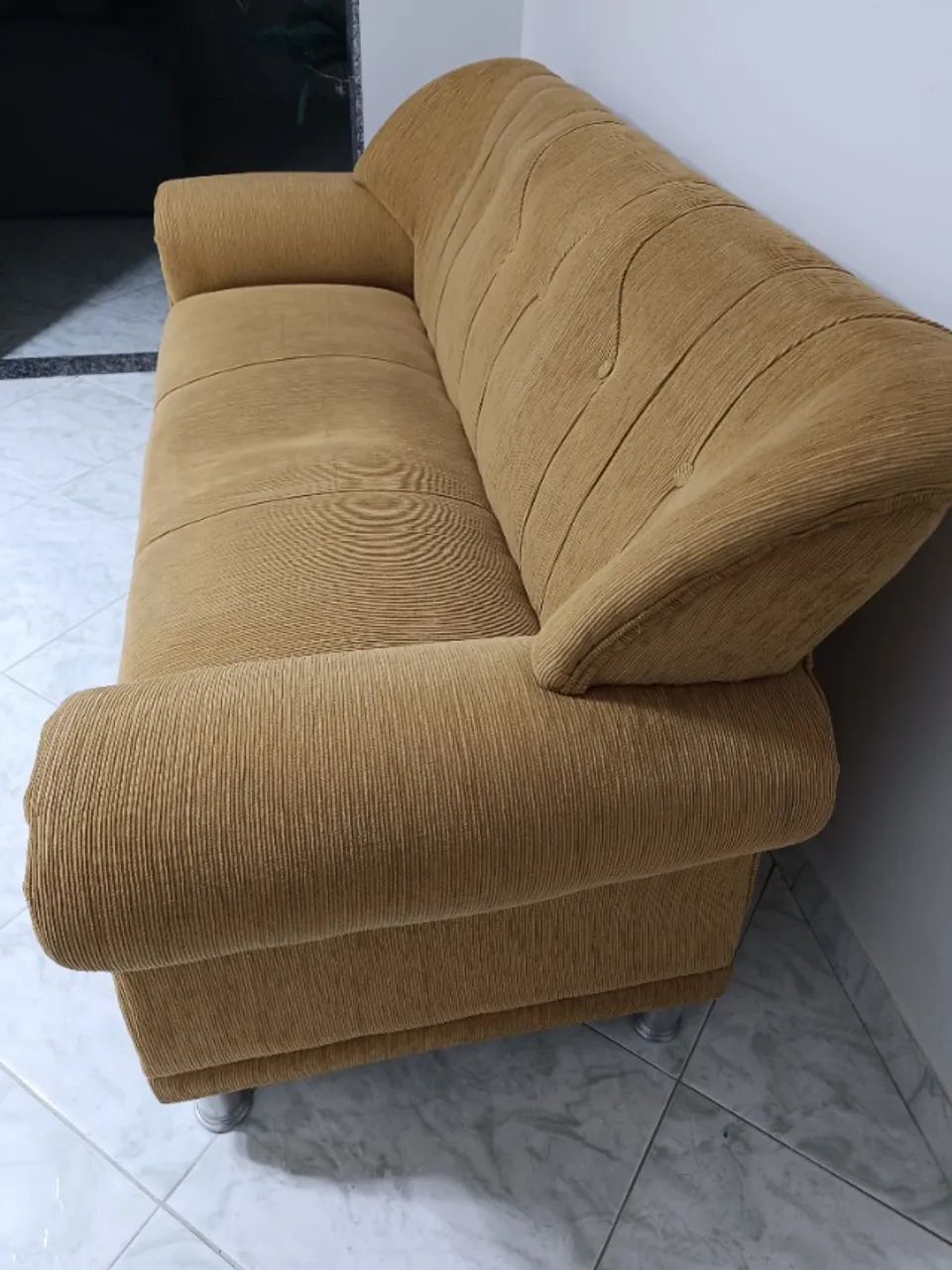 Sofá 3 lugares com molas65104742770435120