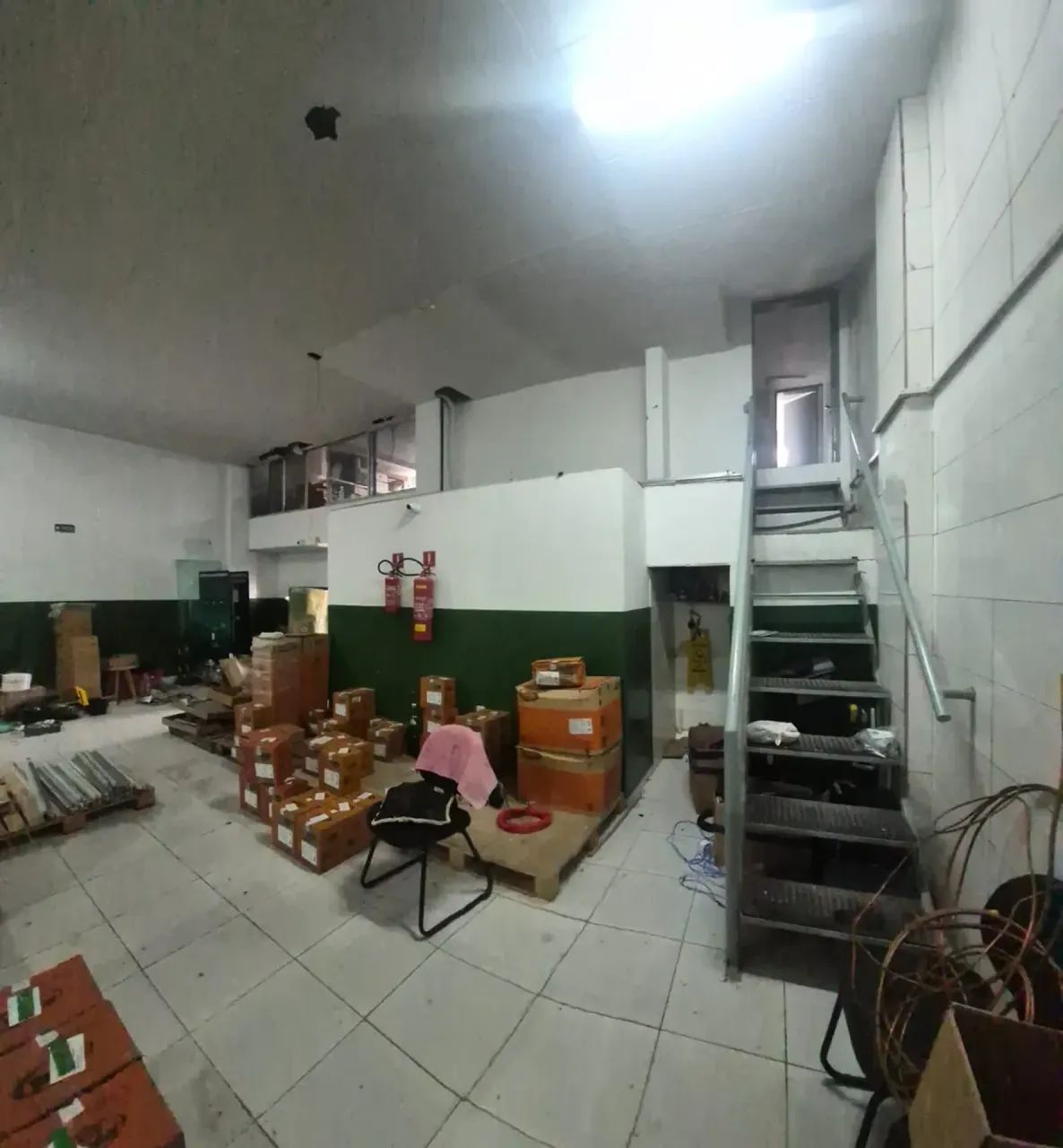 galpão 300m2, melhor da Beira Rio