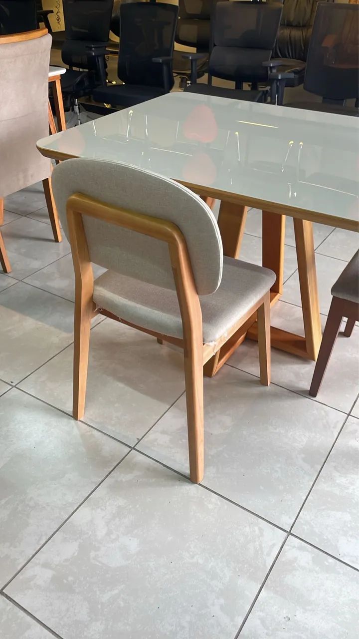 Mesa de jantar redonda 103cm com 4 cadeiras - Foto 4
