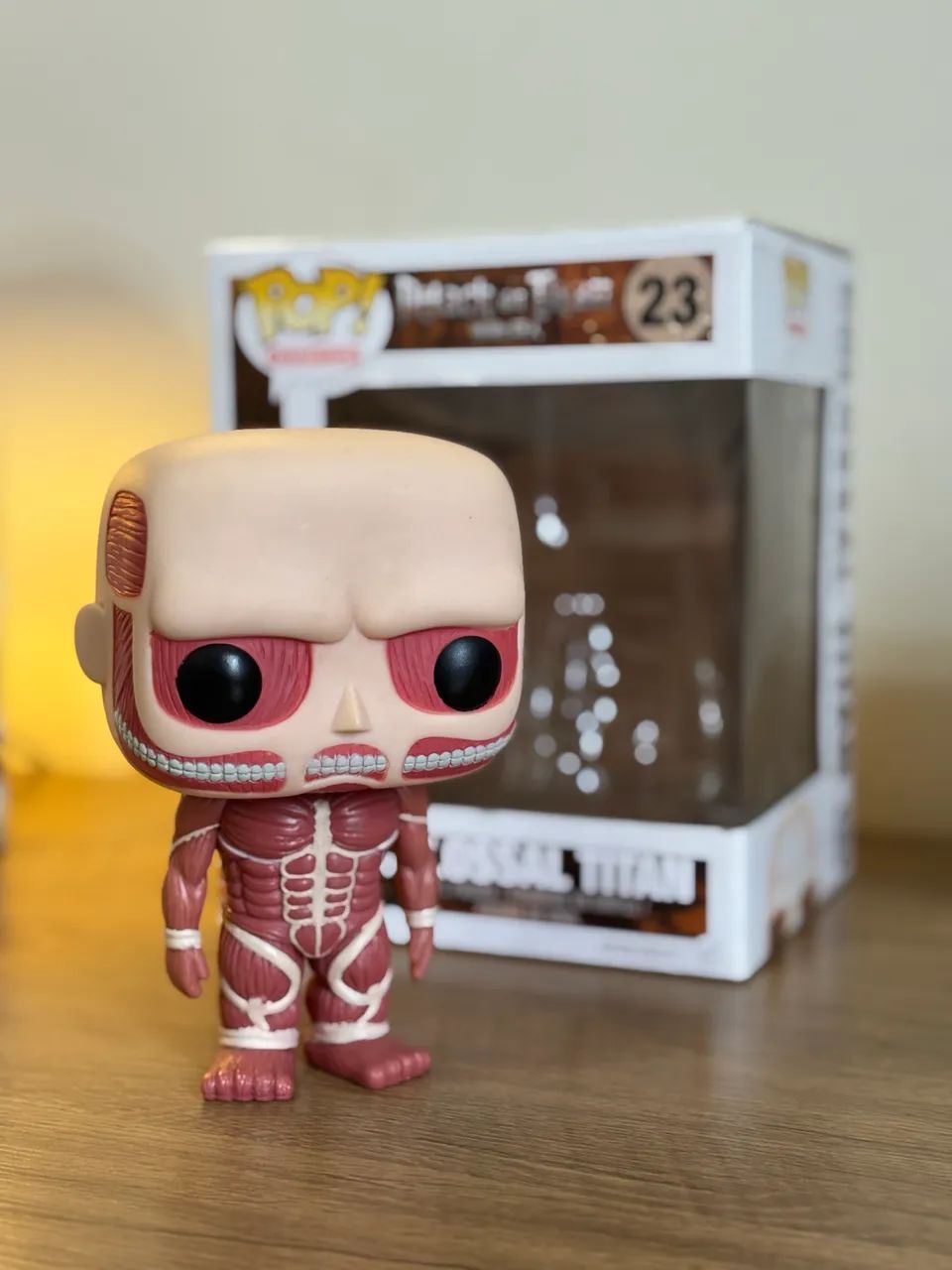 Titan Colossal Funko Pop #23 - Foto 3