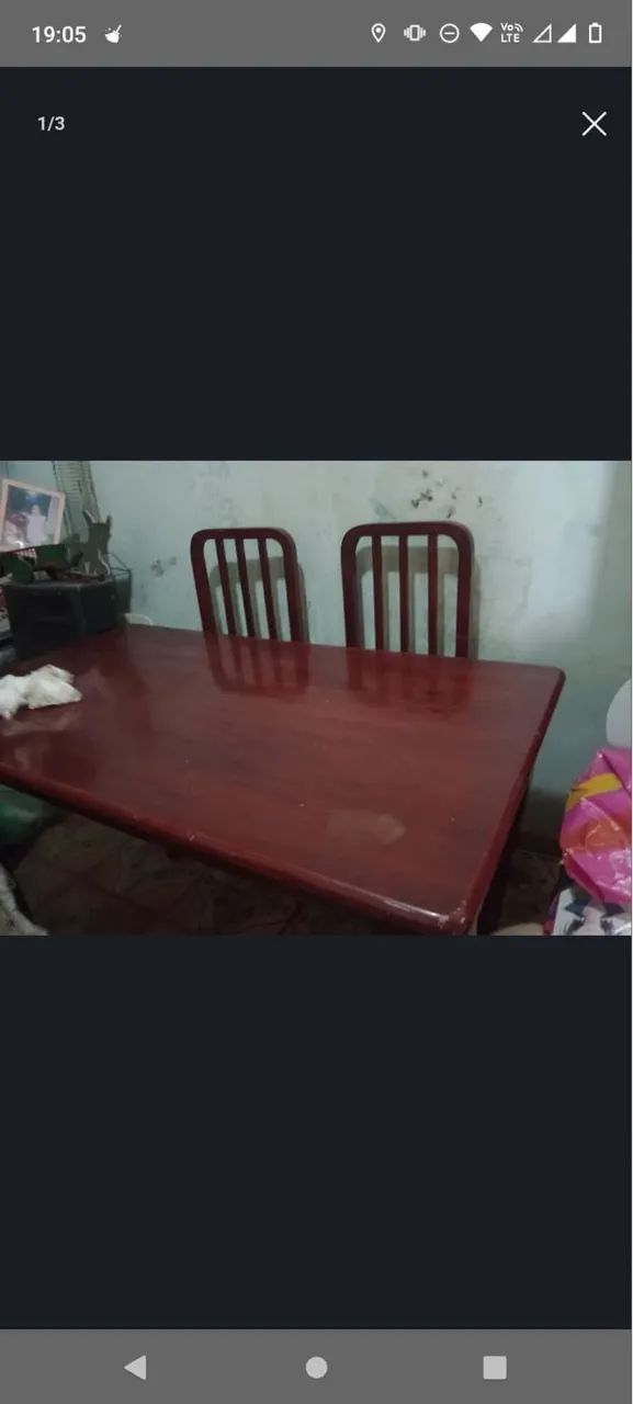 Mesa de madeira de jantar com 6 cadeiras 