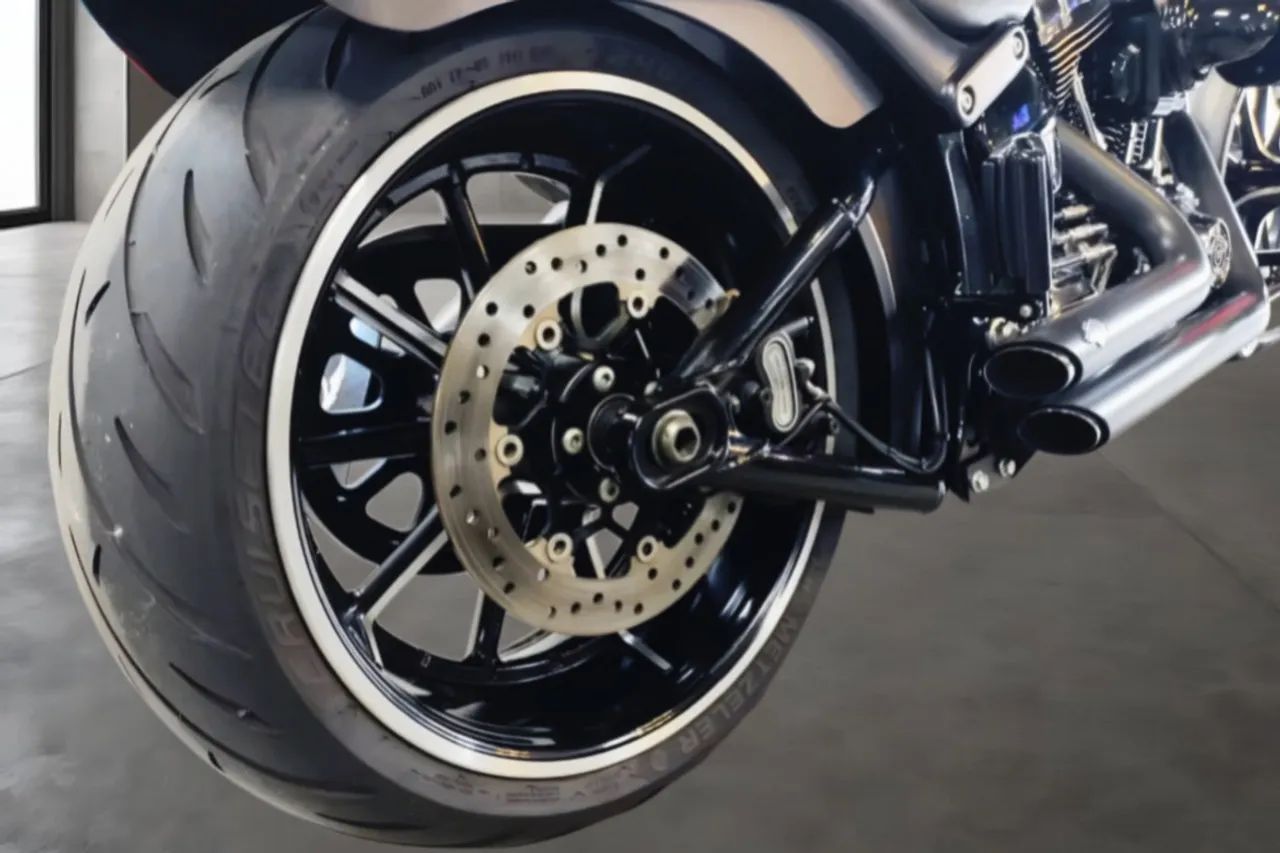 Harley Breakout Exclusiva