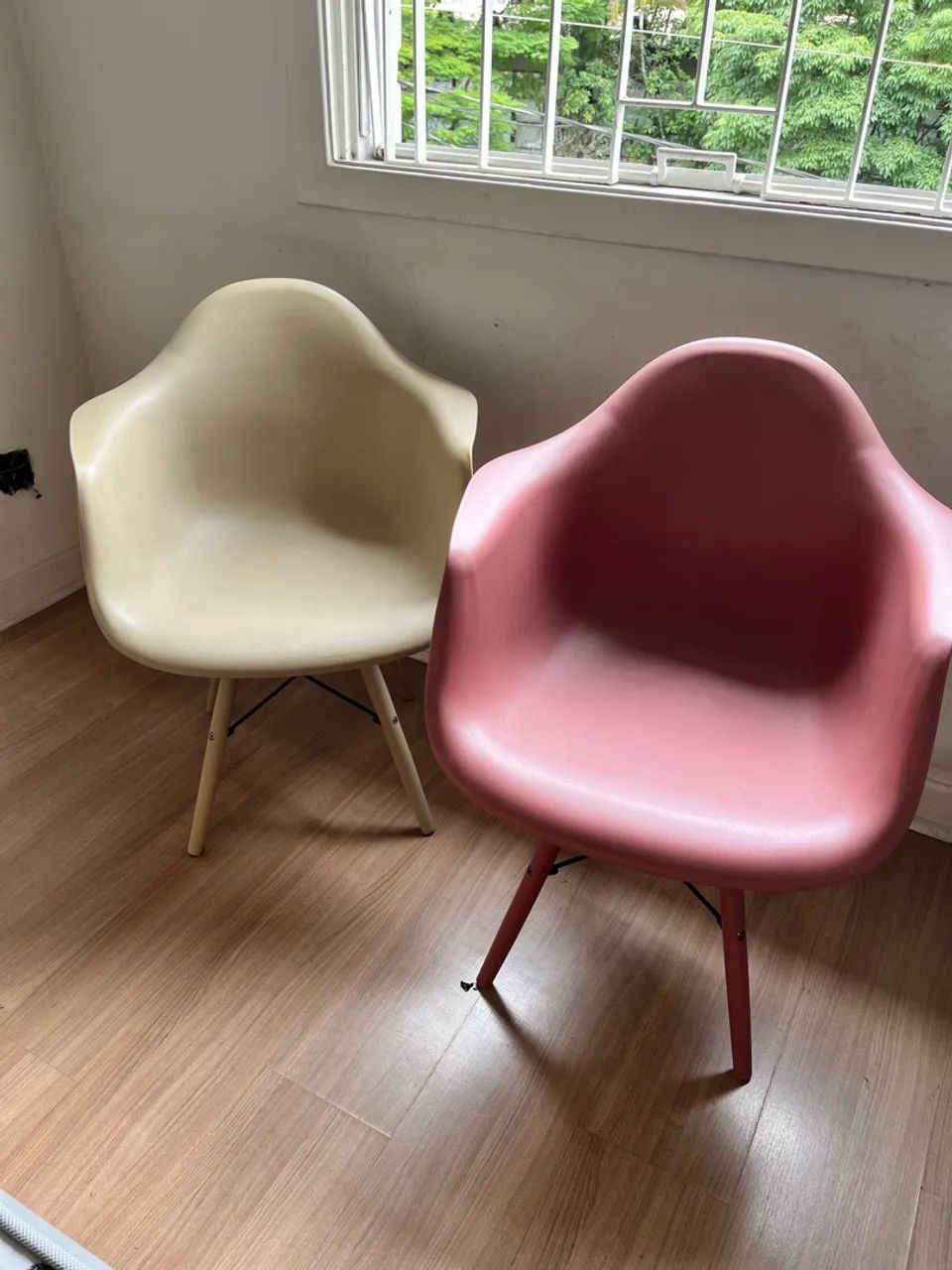 Duas cadeiras Eames